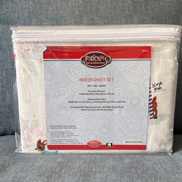 Rudolph Queen Sheet Set - Festive White and Red - Picture 3 of 6